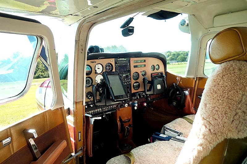 Cessna 172 interior